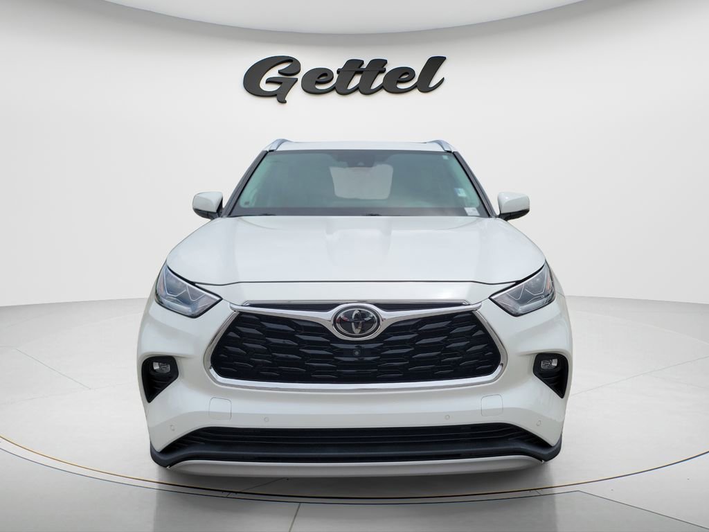Certified 2020 Toyota Highlander Platinum FWD image 2