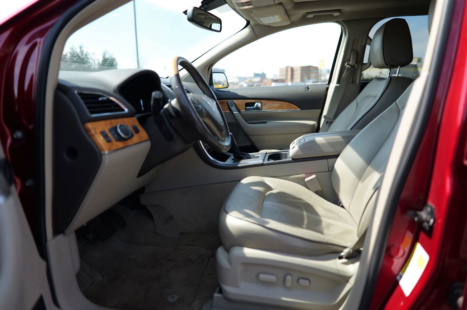 Used 2013 Lincoln MKX AWD image 17