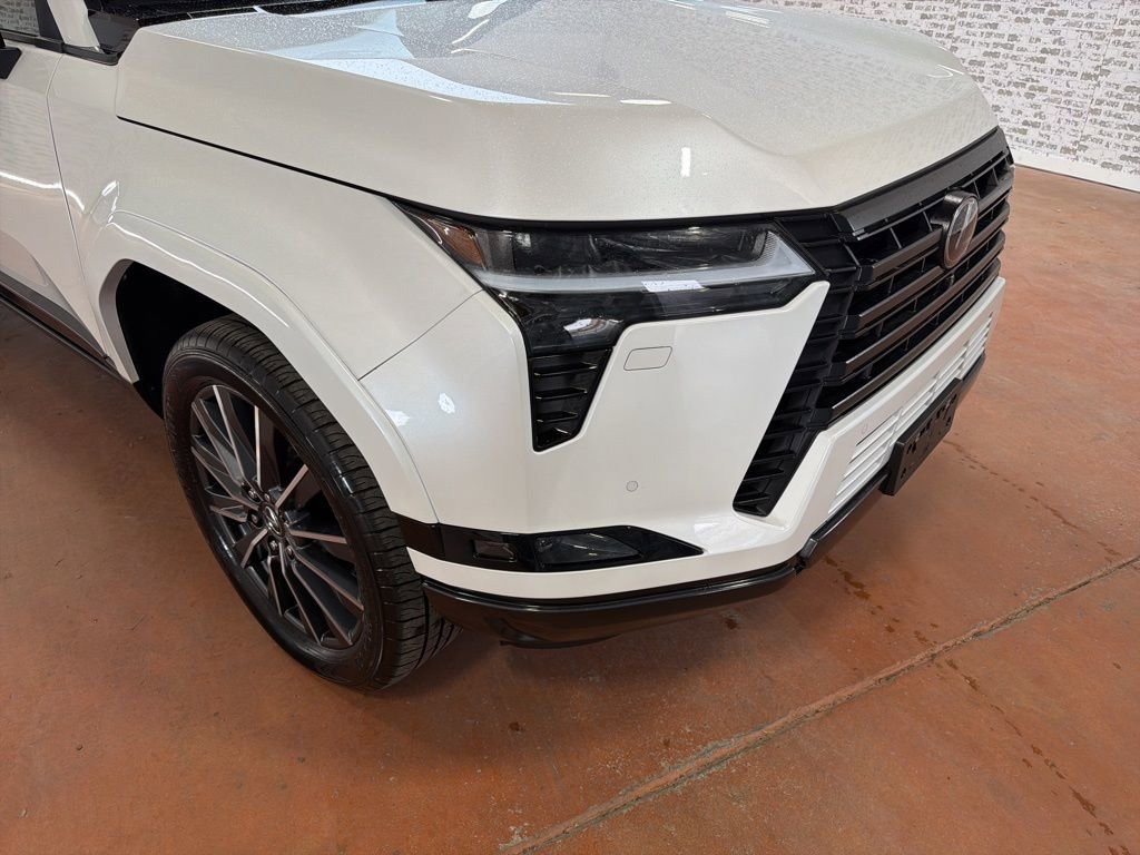 Used 2024 Lexus GX 550 w/ Accessory Package (Z1) image 9
