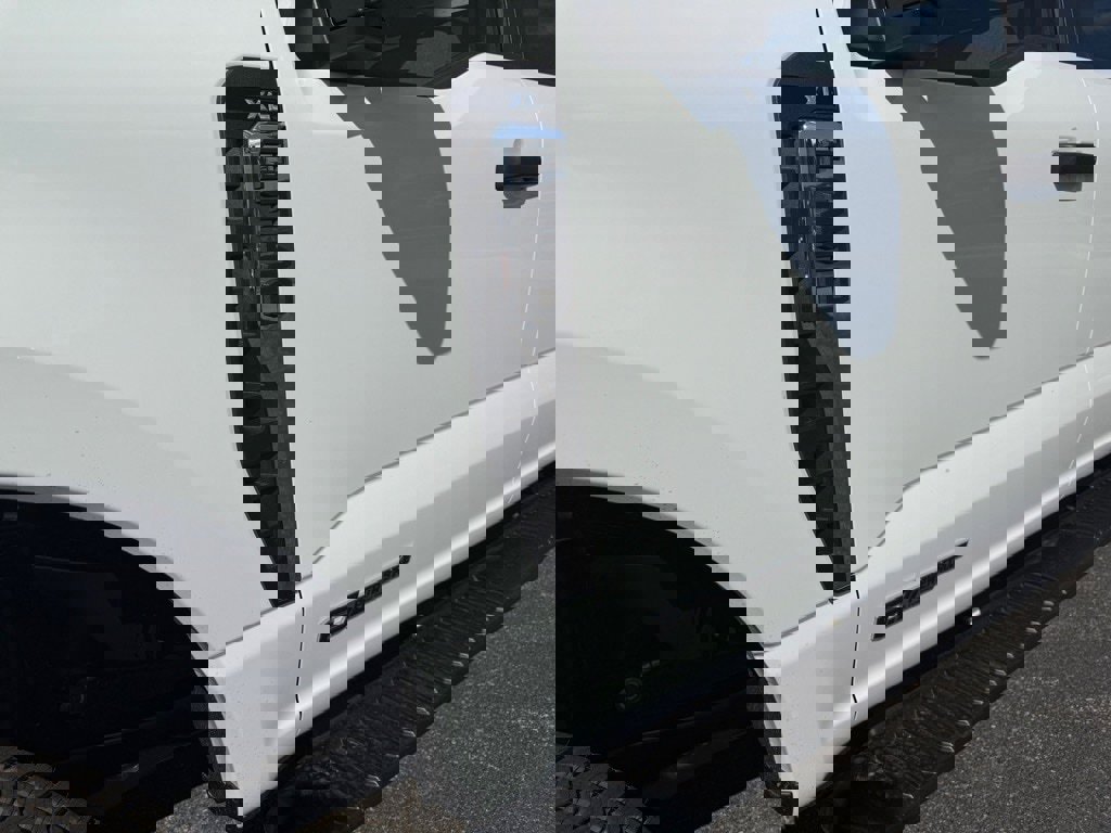 New 2026 Ford F350 4x4 Crew Cab Super Duty image 7