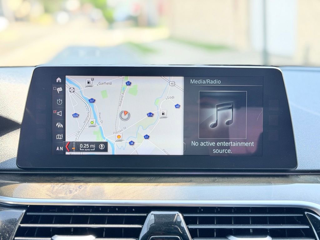 Used 2018 BMW 530i w/ Premium Package RWD image 35