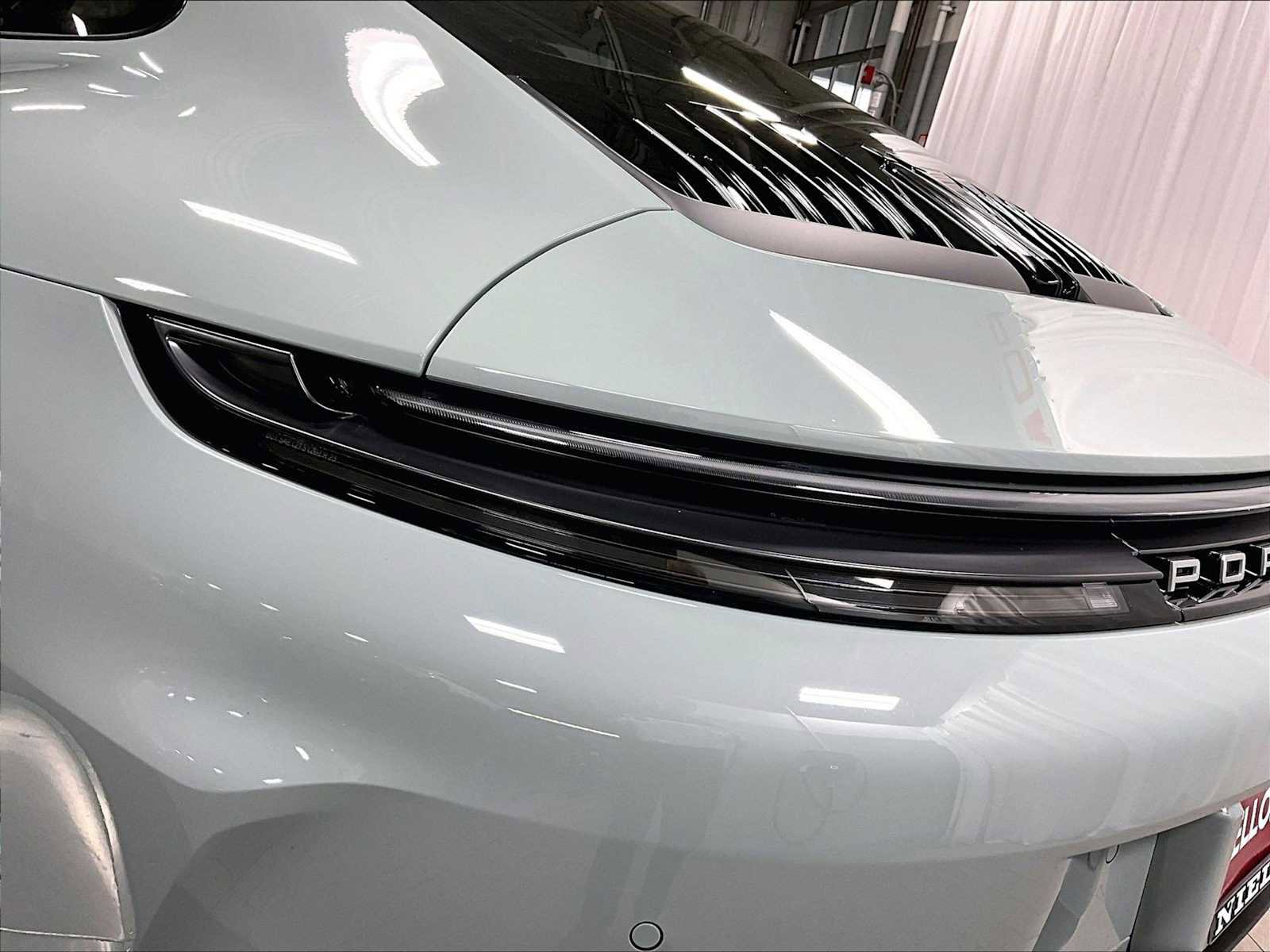 Used 2025 Porsche 911 Carrera image 34