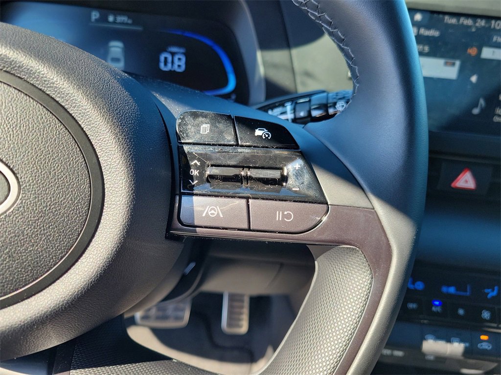 Certified 2025 Hyundai Elantra Sport image 25