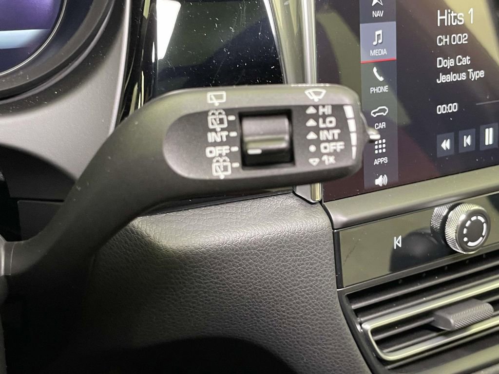 New 2025 Porsche Macan image 43