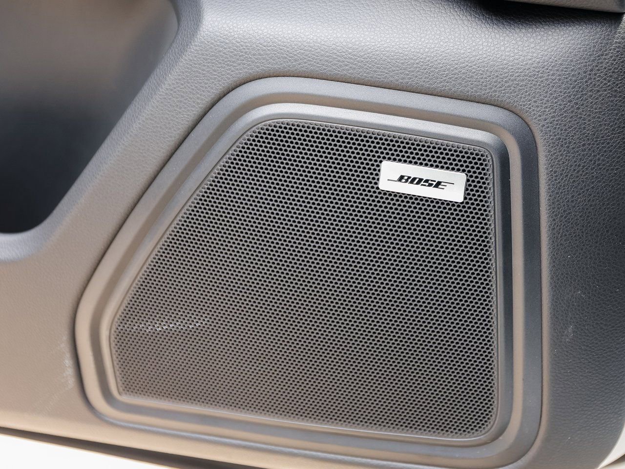 Certified 2025 Porsche Macan image 22