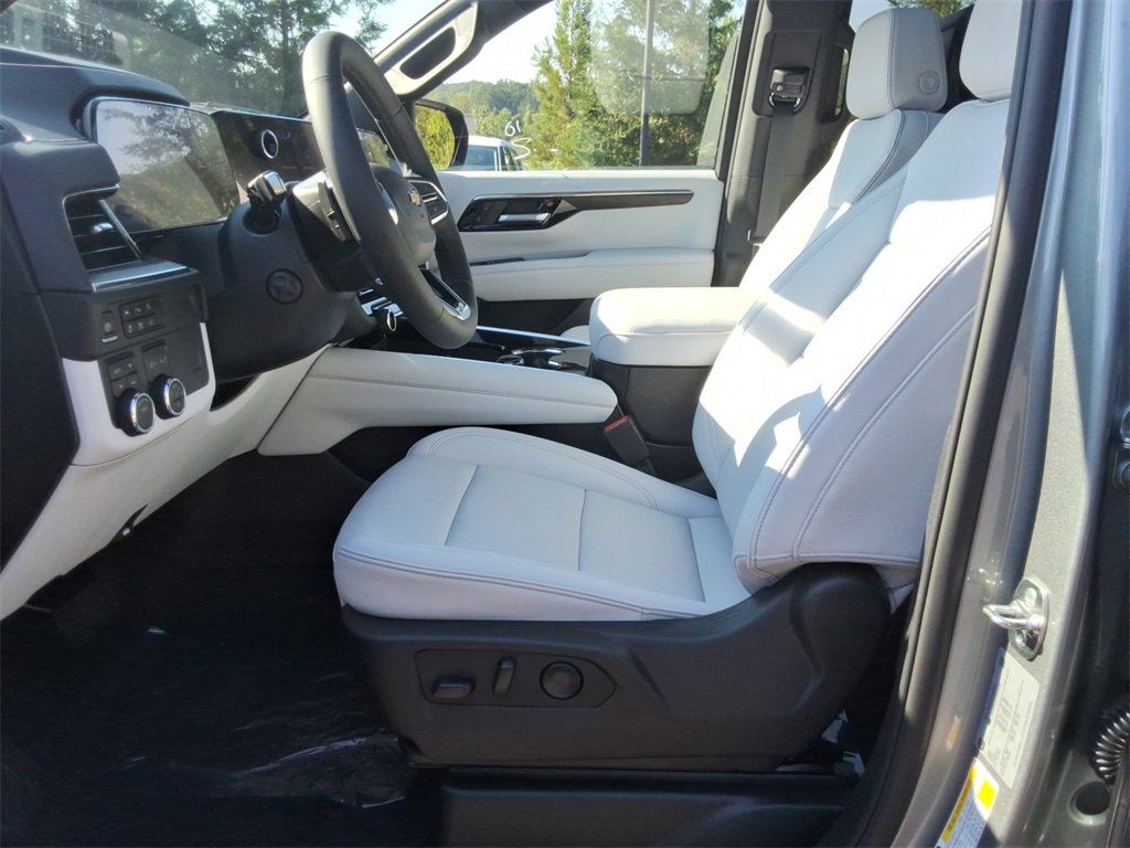 New 2026 Chevrolet Suburban Premier image 23