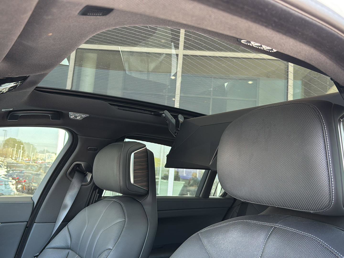 Used 2024 BMW i7 xDrive60 w/ Executive Package image 26