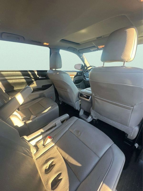Used 2014 Toyota Highlander Limited w/ Driver Technology Package image 9