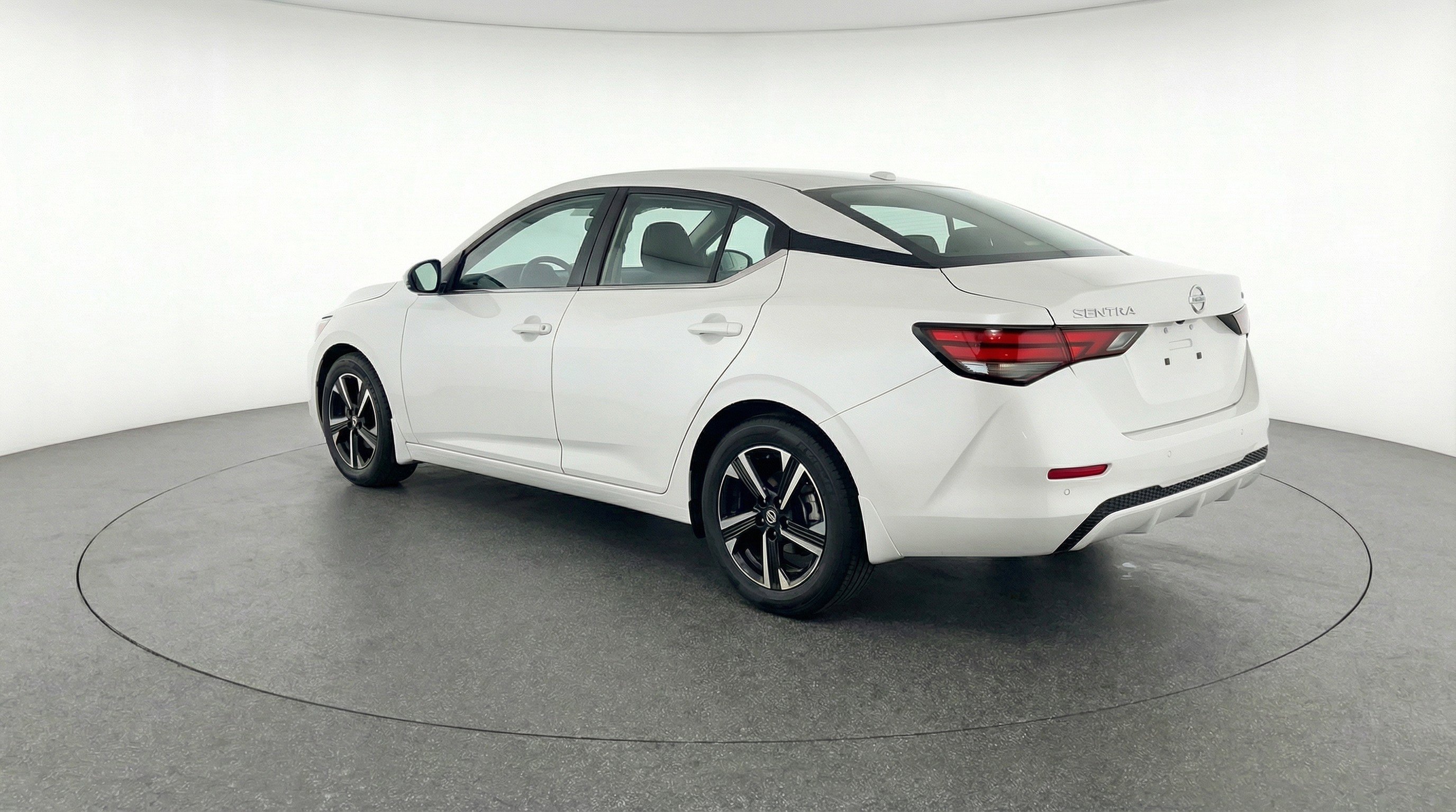Used 2025 Nissan Sentra SV image 6