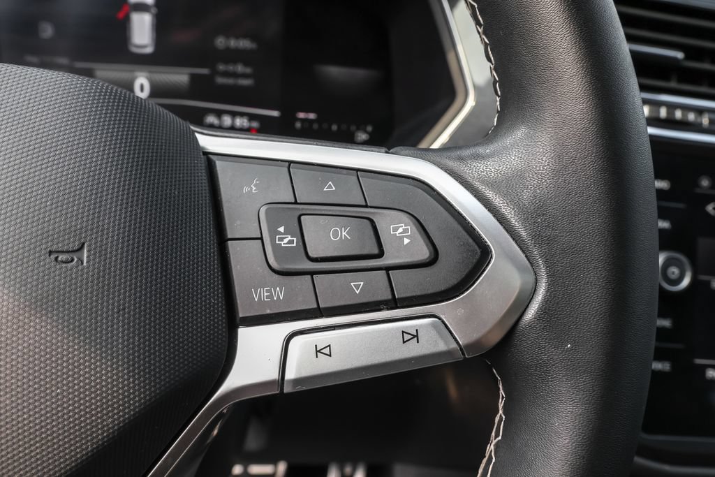 Used 2023 Volkswagen Tiguan SE R-Line FWD image 23