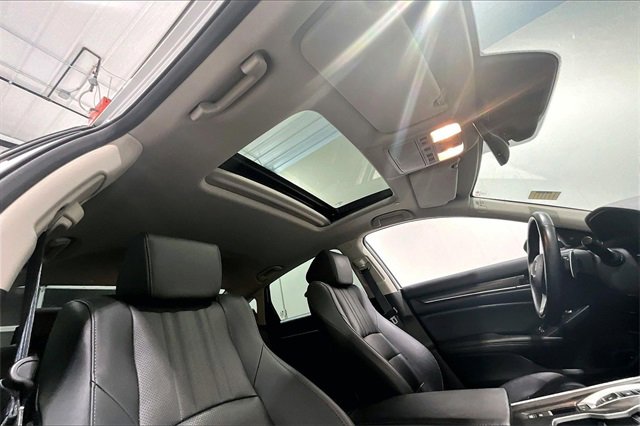 Used 2019 Honda Accord Touring image 28