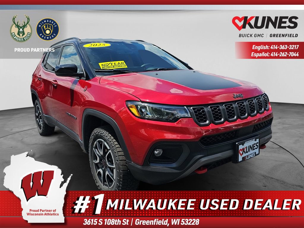Used 2025 Jeep Compass Trailhawk AWD/4WD image 1