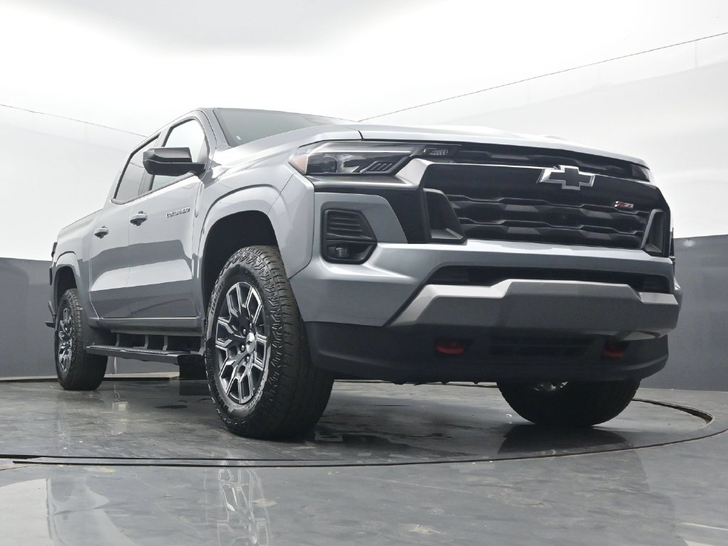 Used 2025 Chevrolet Colorado Z71 w/ Technology Package AWD/4WD image 56
