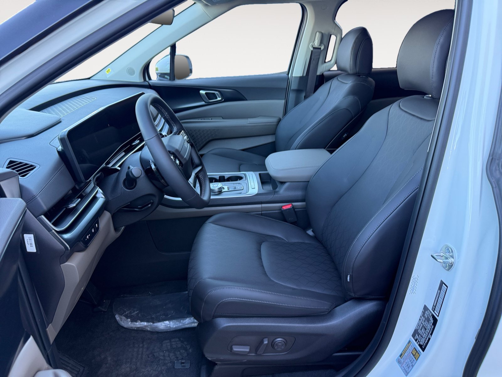 New 2027 Kia Carnival LXS FWD image 10