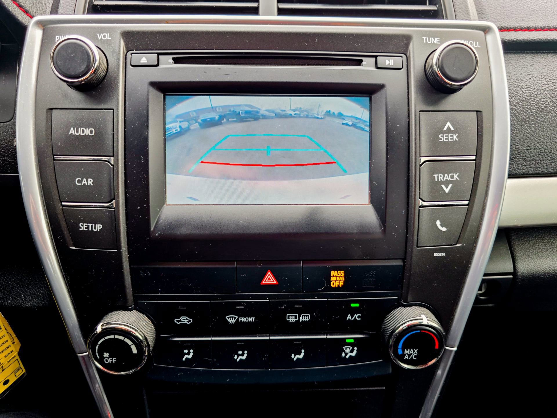 Used 2017 Toyota Camry SE image 15