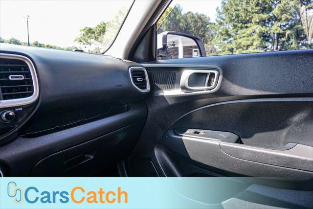 Used 2022 Hyundai Venue SE FWD image 31