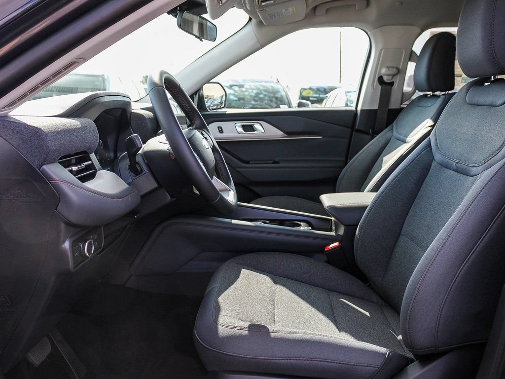New 2026 Ford Explorer Active RWD image 19