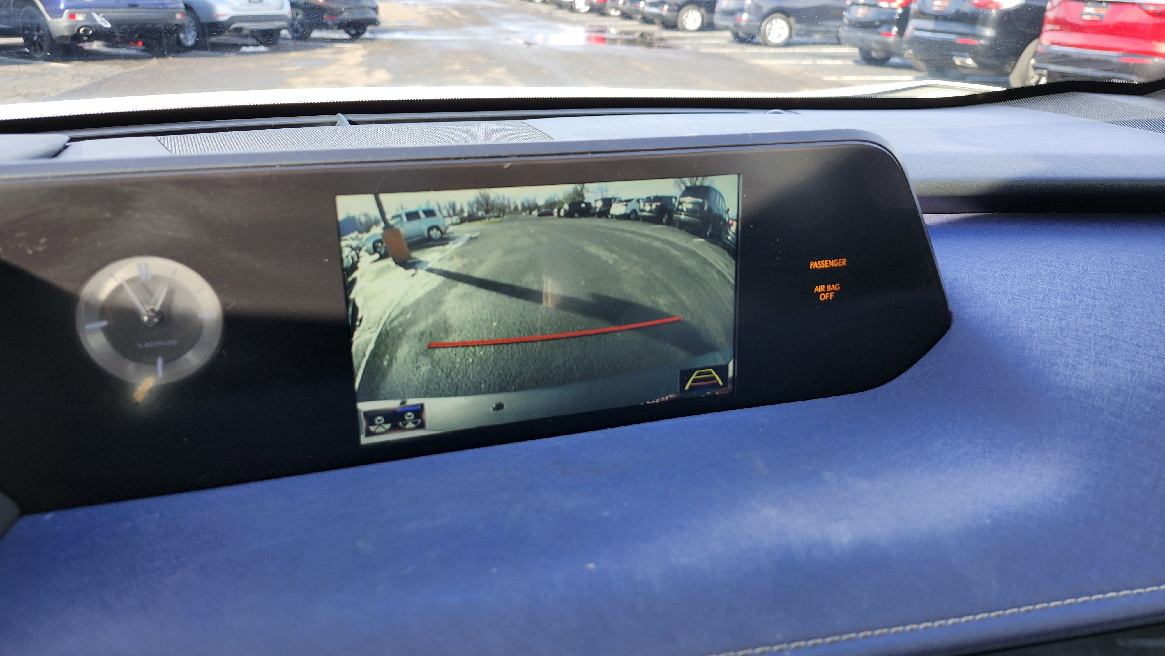 Used 2022 Lexus UX 250h w/ Premium Package image 4