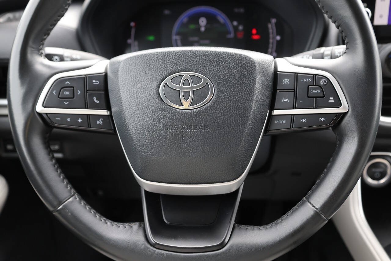Used 2024 Toyota Grand Highlander AWD Hybrid image 18