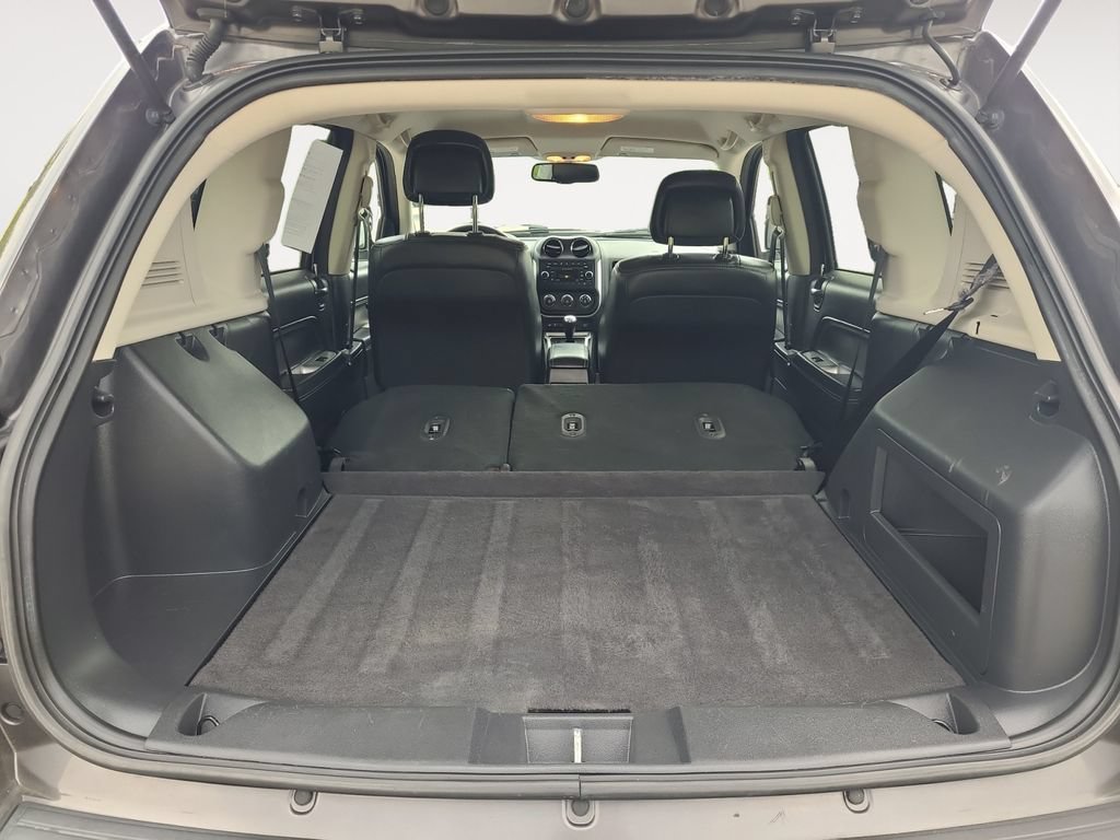 Used 2015 Jeep Compass Latitude FWD image 21