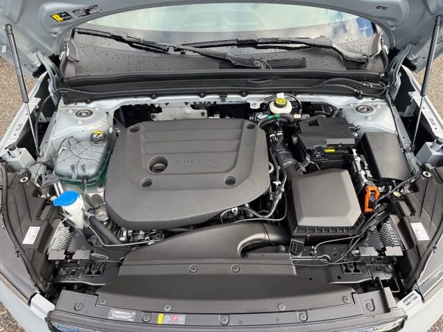 New 2026 Volvo XC40 B5 Plus w/ Protection Package Premier AWD/4WD image 13