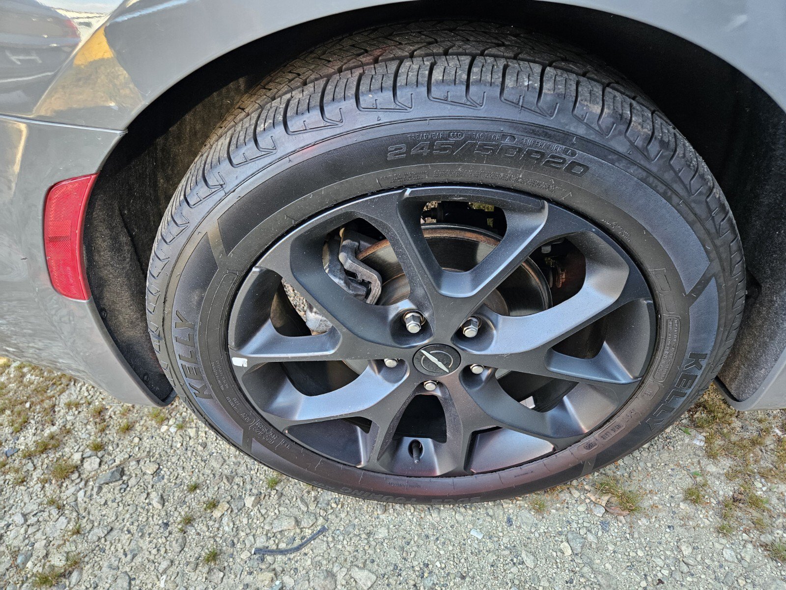 Used 2025 Chrysler Pacifica Limited FWD image 8