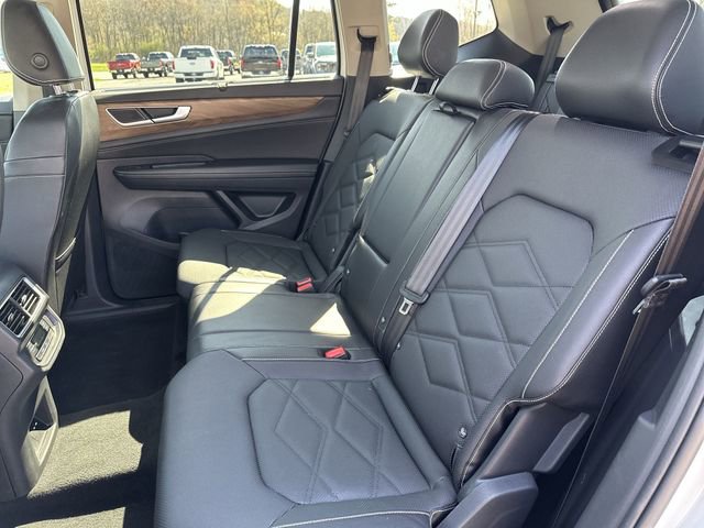 Used 2025 Volkswagen Atlas SE AWD/4WD image 25