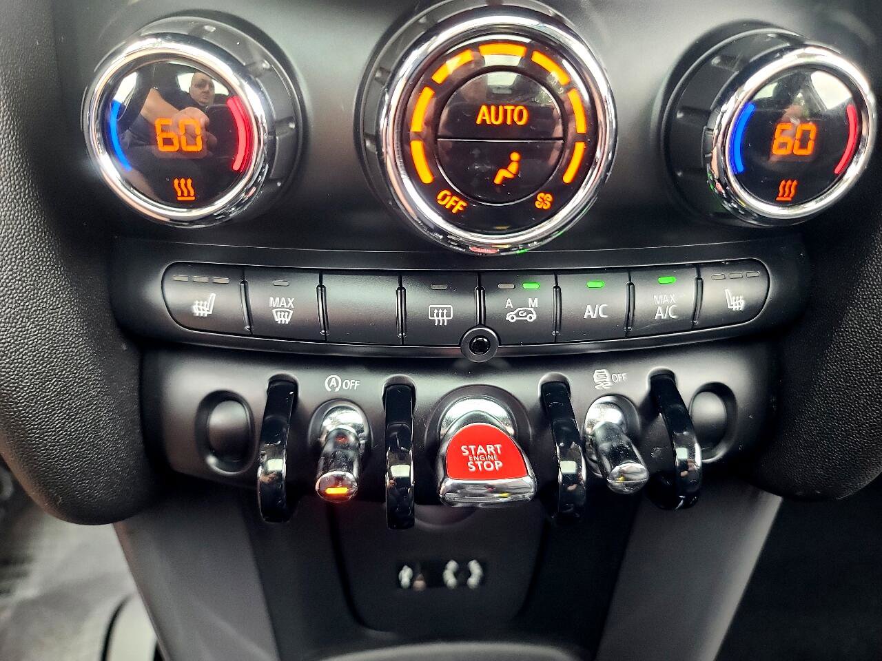 Used 2016 MINI Cooper 4-Door Hardtop image 19