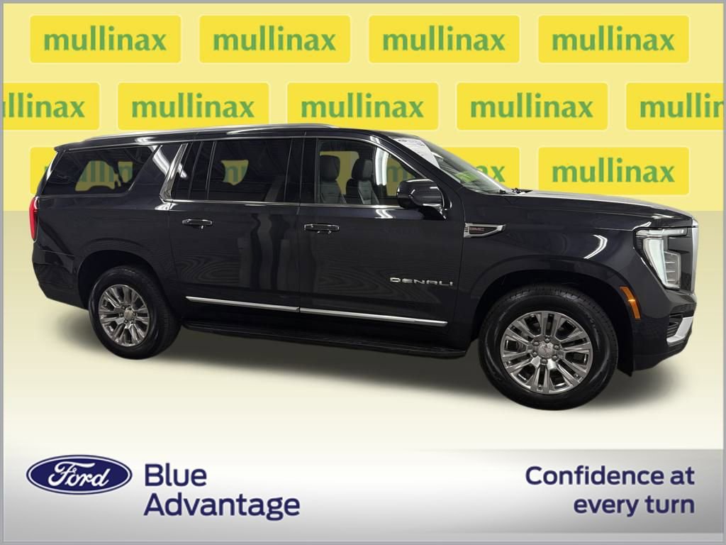 Used 2025 GMC Yukon XL Denali image 2