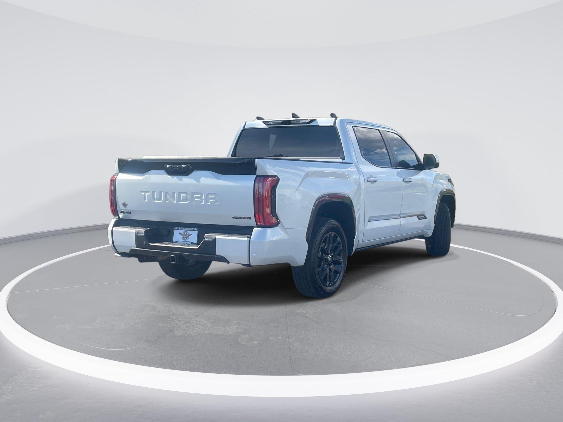 Used 2025 Toyota Tundra Platinum w/ Tow Tech Package AWD/4WD image 5