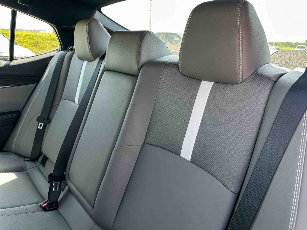 Used 2025 Toyota Camry SE w/ Convenience Package FWD image 19