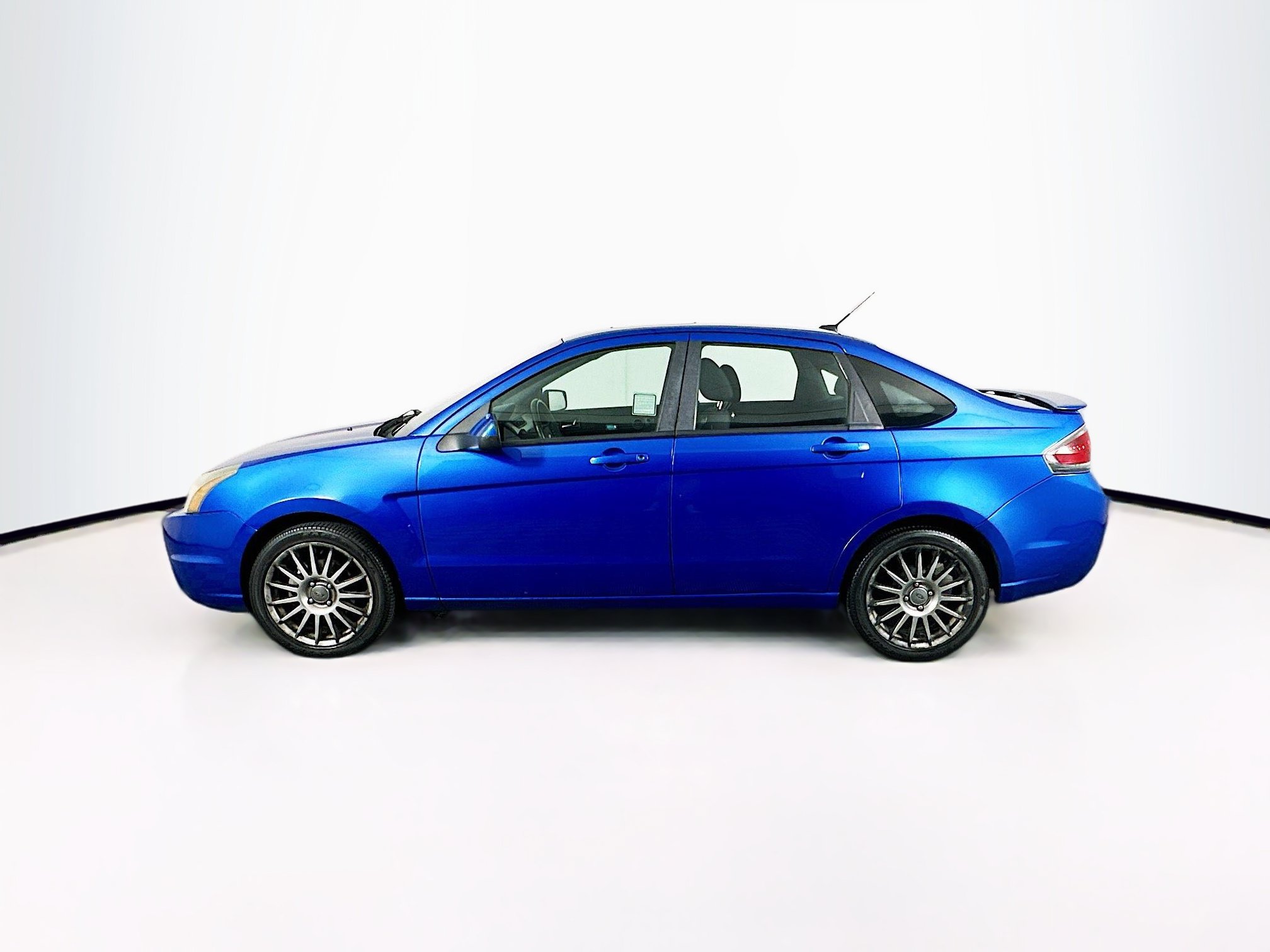 Used 2011 Ford Focus SES w/ 401A Rapid Spec Order Code FWD image 4