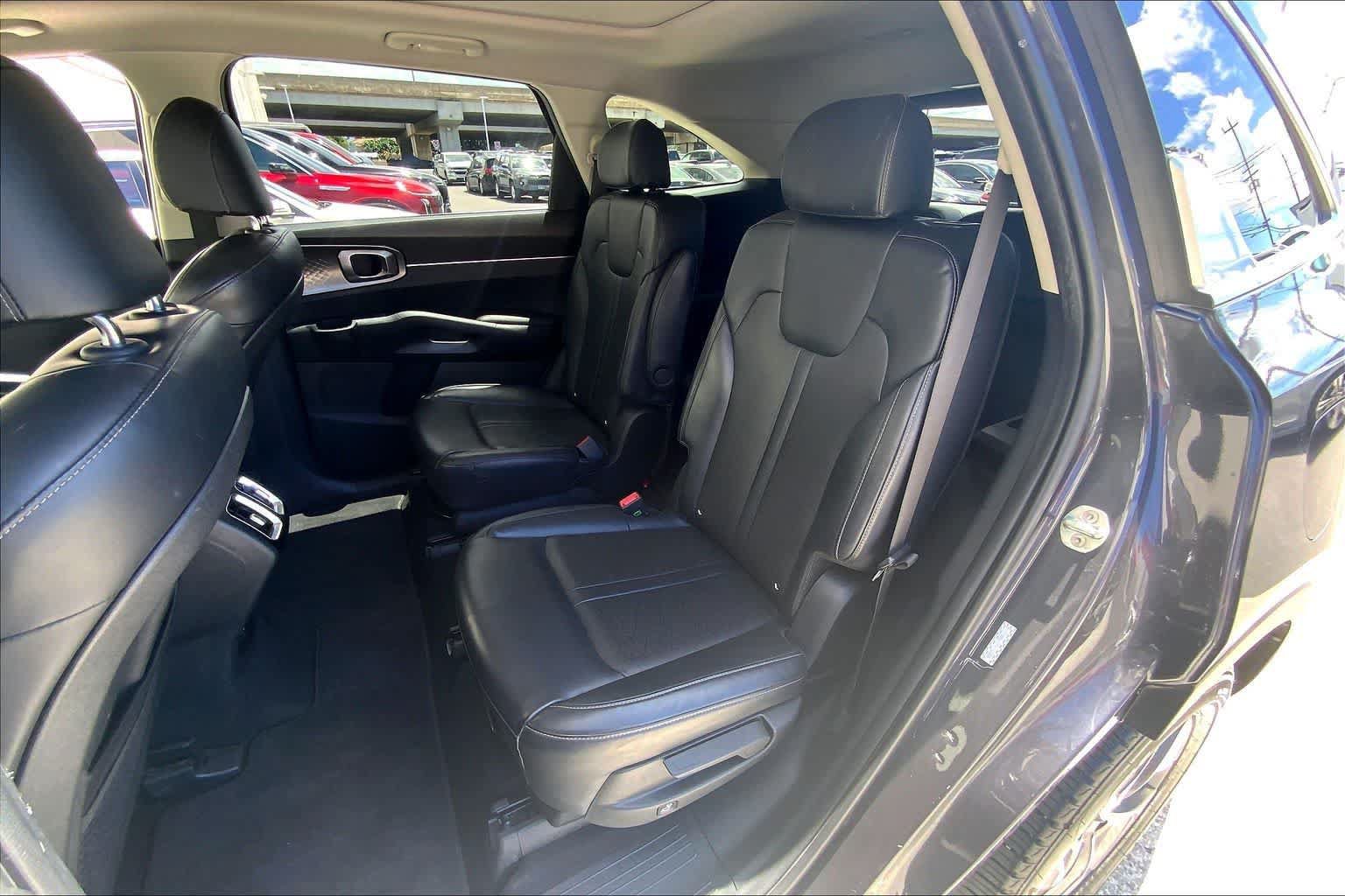 Used 2023 Kia Sorento EX w/ Panoramic Sunroof Package FWD image 29