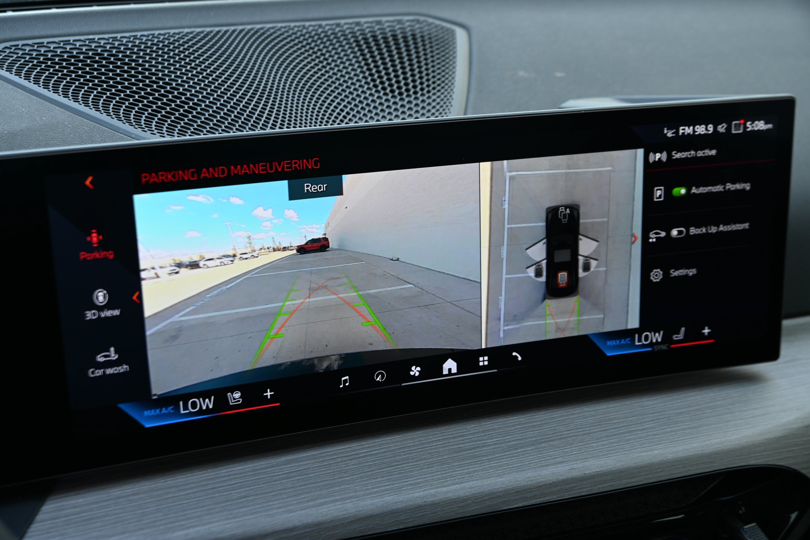 Certified 2025 BMW 330i Sedan RWD image 18