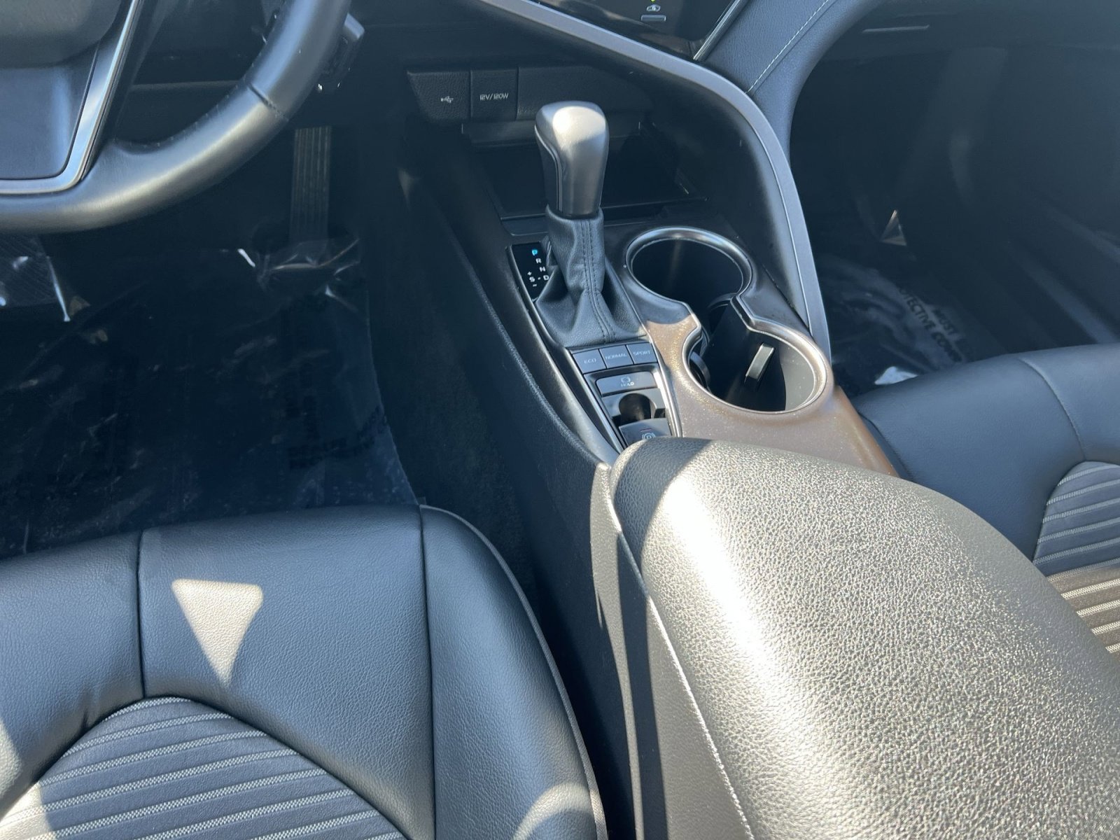 Used 2024 Toyota Camry SE AWD/4WD image 30
