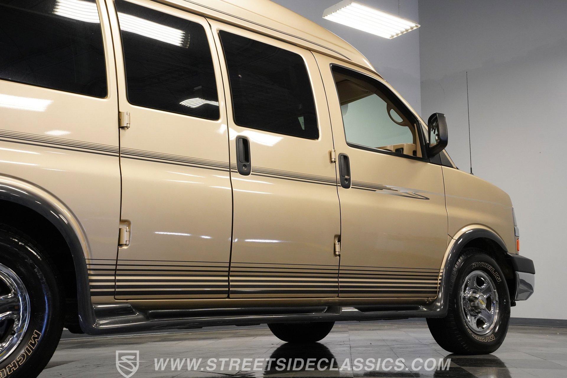 Used 2006 Chevrolet Express 1500 w/ Preferred Equipment Group image 28