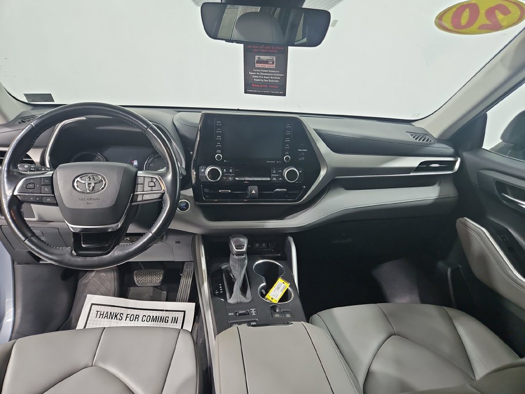 Used 2020 Toyota Highlander XLE AWD/4WD image 13