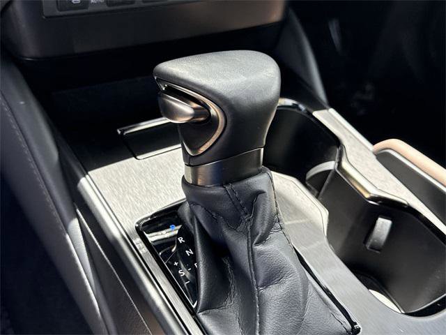 Certified 2024 Lexus ES 350 w/ Premium Package image 20