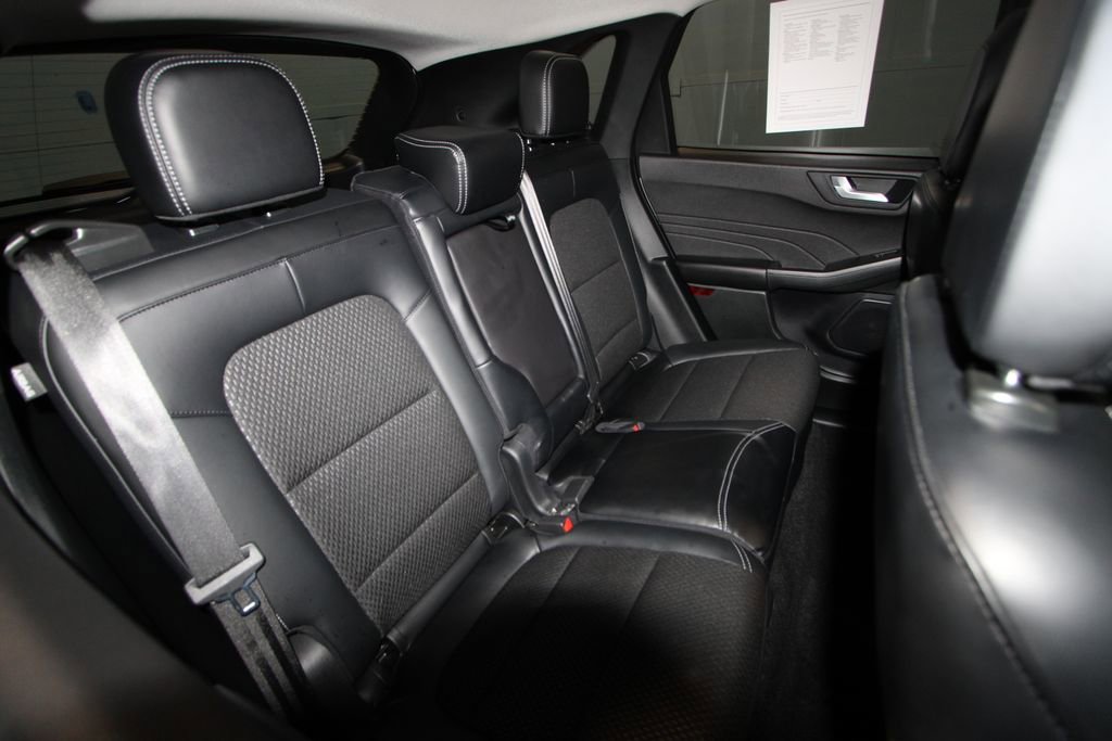 Used 2025 Ford Escape SE image 21