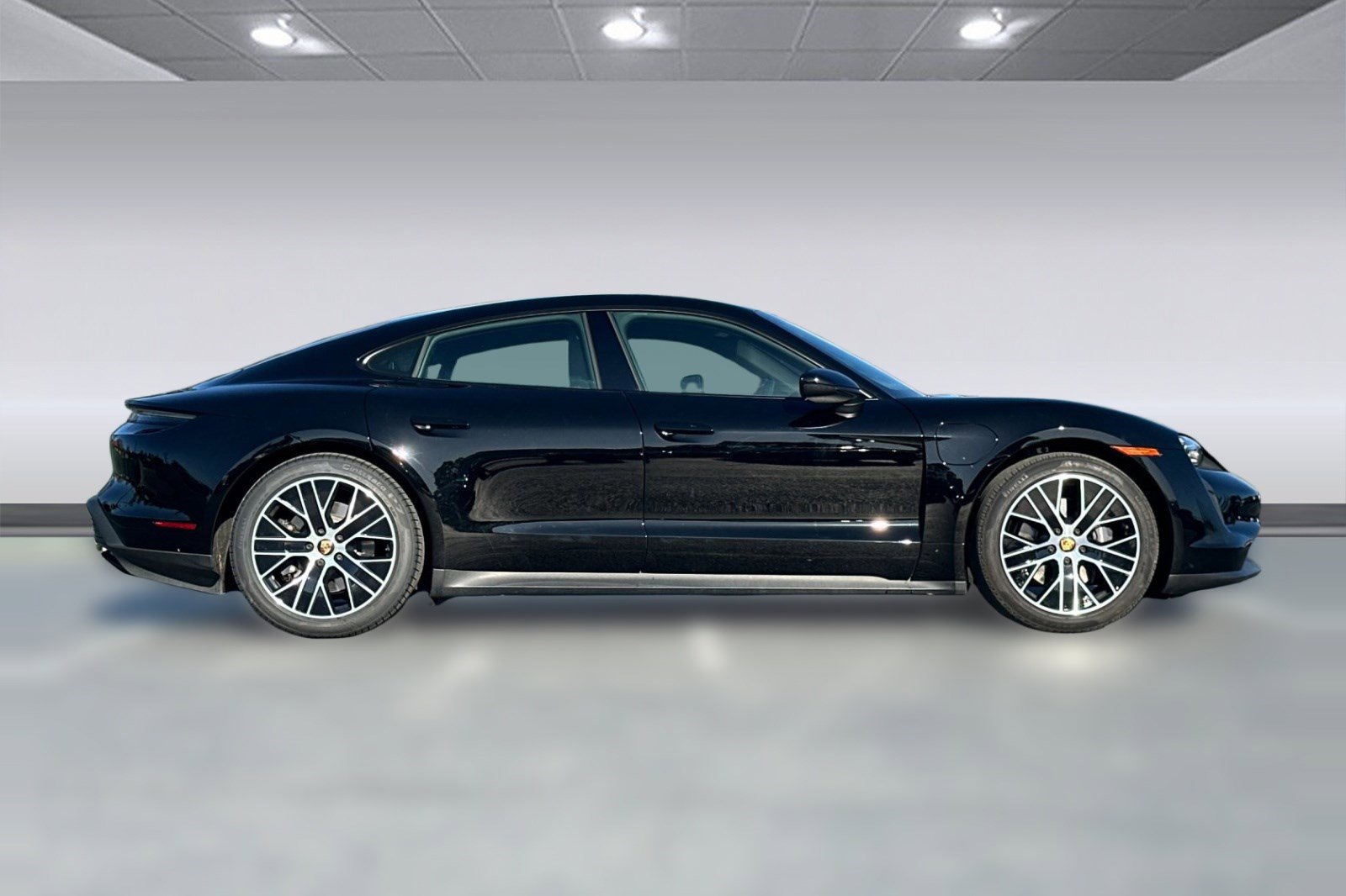 Used 2024 Porsche Taycan image 7