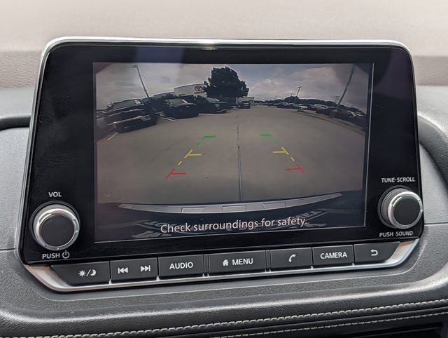 Used 2023 Nissan Rogue SV image 17