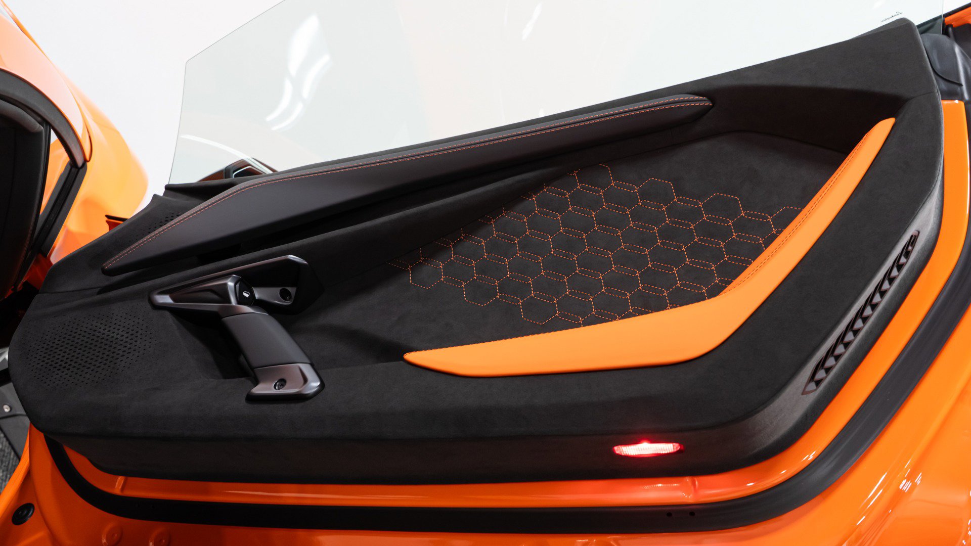 Used 2025 Lamborghini Revuelto image 65