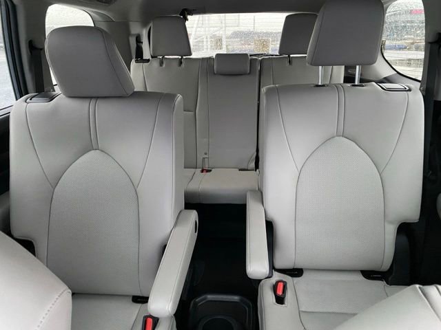 Certified 2024 Toyota Grand Highlander XLE image 24