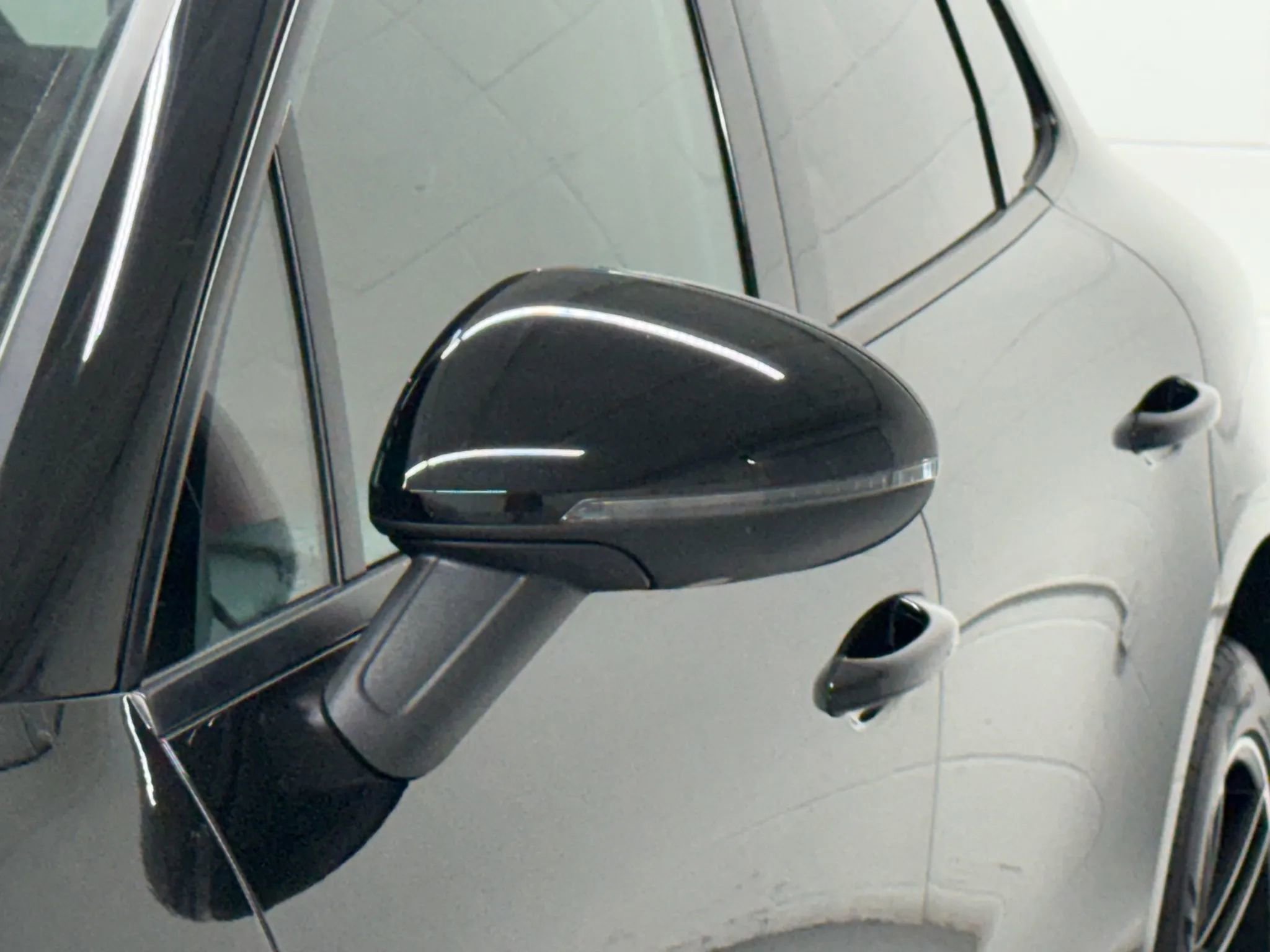 Used 2019 Porsche Macan Sport Edition image 44