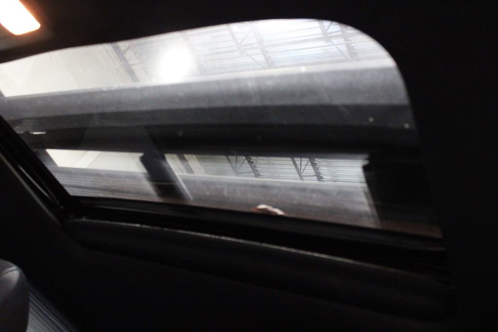 Used 2016 Toyota Tacoma TRD Sport image 10