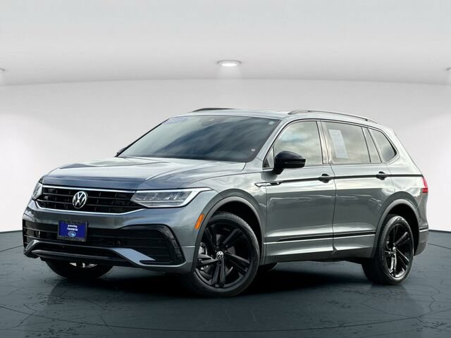 Used 2023 Volkswagen Tiguan SE R-Line FWD image 2