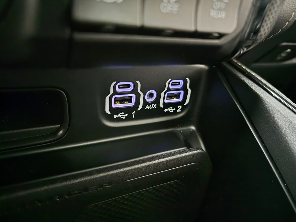 Used 2024 RAM 2500 Limited image 34