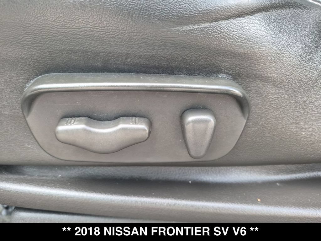 Used 2018 Nissan Frontier PRO-4X AWD/4WD image 19