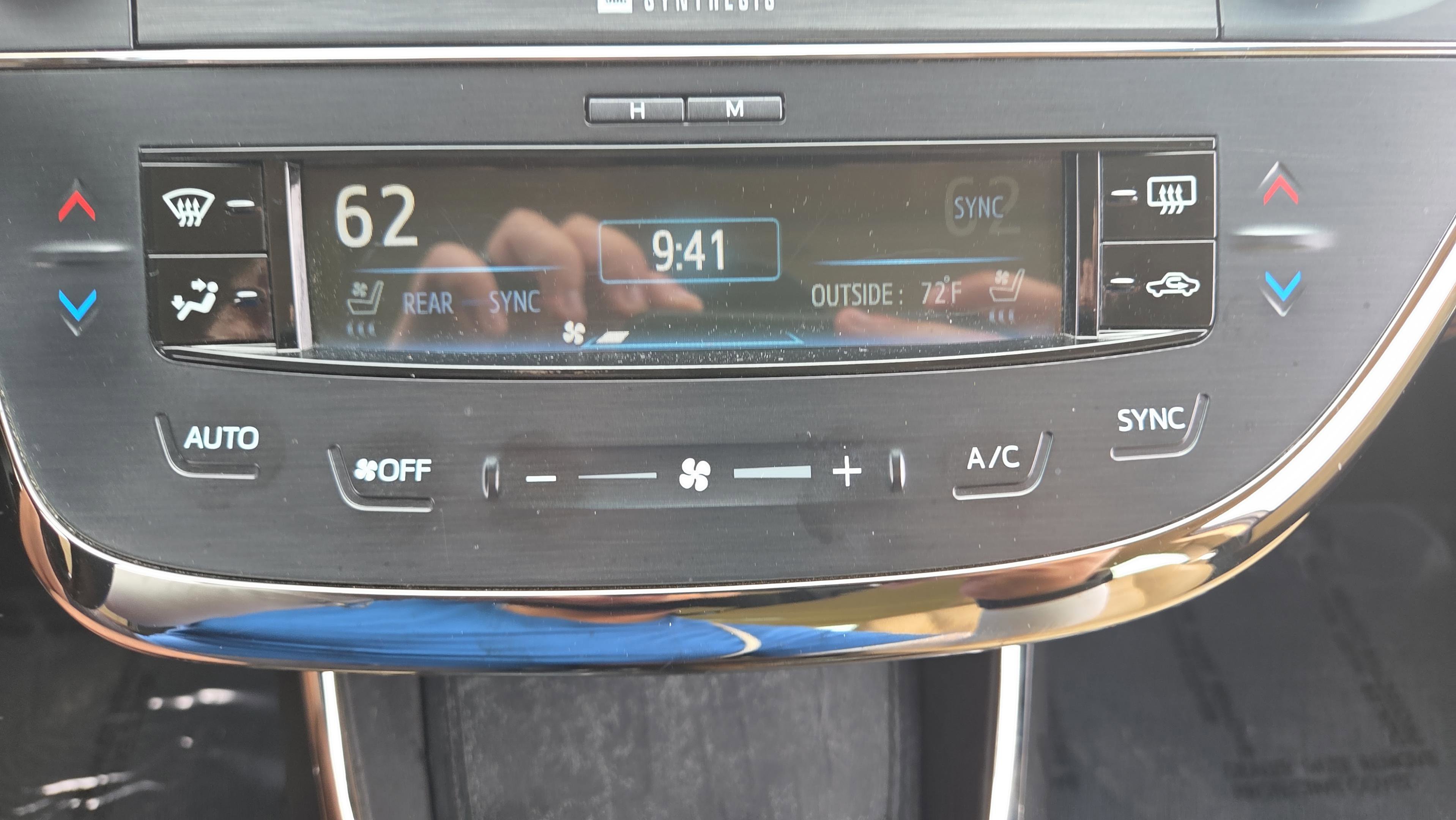 Used 2014 Toyota Avalon Limited image 31