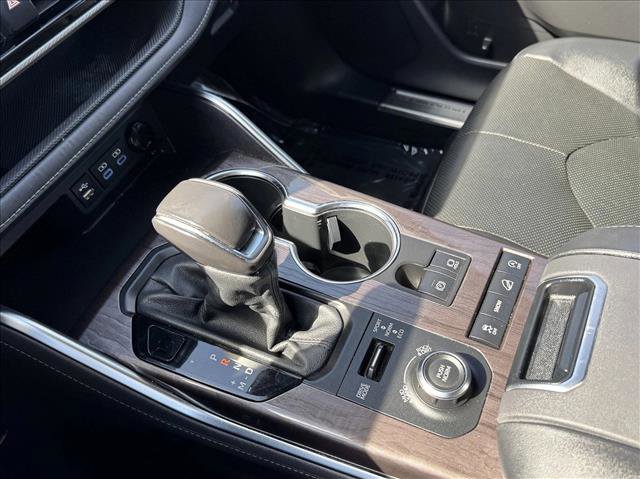 Used 2022 Toyota Highlander Platinum AWD/4WD image 17